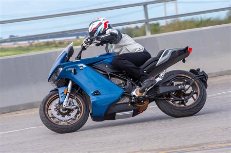 For example, the rider can monitor the electric motorbike also remotely via an app that. 2020 Zero SR/S Premium Review (17 Fast Facts) Ultimate ...