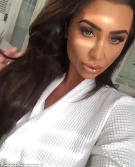 Lauren Goodger Is Ridiculed Over Her Very Plump Pout In Selfie Daily Mail Online