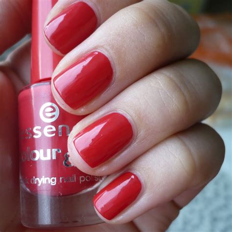 Více než 84 % všech produktů essence cosmetics je vyráběno v evropě. Spiced Chocolate blog: Essence - lak na nehty colour&go - 92 Better late than never