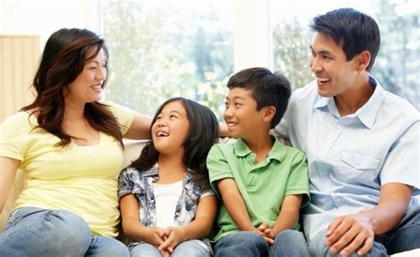Mengeratkan Hubungan Bersama Anak 5 Cara Jadi Ibu Bapa Lebih Peka