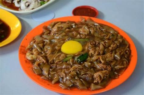 In the middle sits a bed of white rice, topped lou shu fan are great fun to eat because they're slippery from the peppery broth. 20 Delicious Street Food In Ipoh You Die Die Must Try