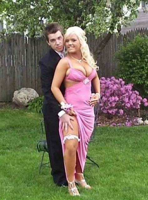 25 The Most Awkward Photos You Ever Seen Page 20 Of 26 Poplyft Worst Prom Dresses Prom
