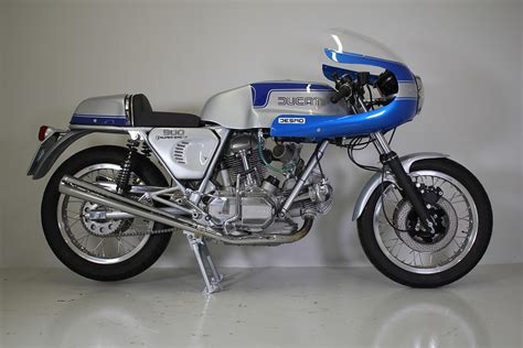 Ducati 900ss 1975