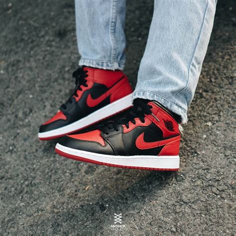 Air Jordan 1 Mid Banned Sneakerholic Vietnam