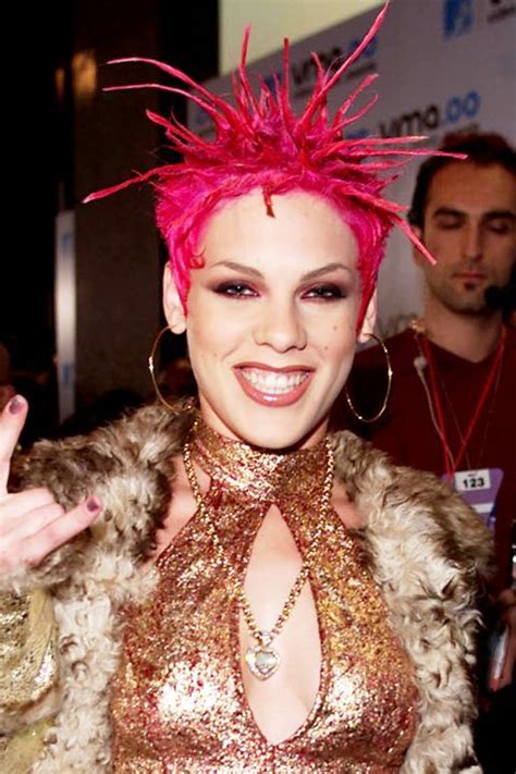 The 32 Most Memorable Beauty Looks From The Mtv Vmas Pink Singer