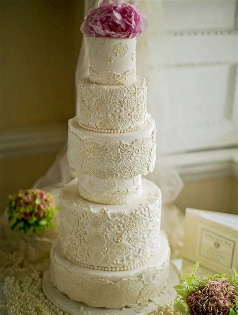 Top Wedding Cake Trends For