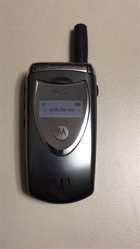Motorola V60i In 2021 Flip Phones Motorola Vintage Antiques