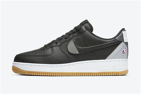 Featuring nike air technology that dates all the way back to the 1970s, the nike air force 1 low is a model that embodies advanced design and standout comfort. Nike Air Force 1 Low NBA CT2298-001 Release Date - SBD