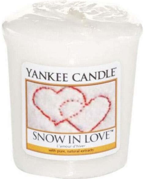 Yankee Candle Snow In Love Christmas Scent Votive 49 G