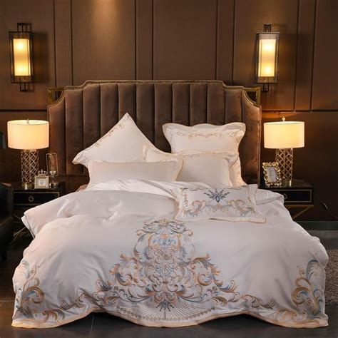 Luxury European Style White Embroidery Egyptian Cotton Bedding Set