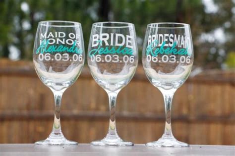 Wedding party gifts don't have to cause you stress on your big day! Bridal Party Wine Glasses - Bridesmaid Gifts - Wedding ...