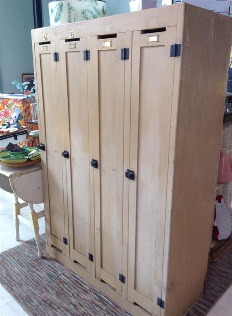 Vintage Wooden Lockers For Mudroomentry Area To Paint Or Not To Paint