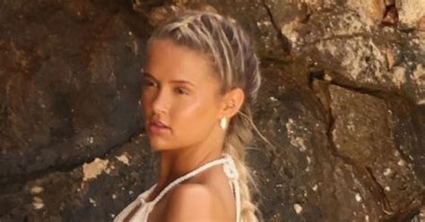 Love Islands Molly Mae Hague Strips To Sizzling Bikini For Sexy Beach