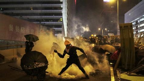 Police Fire Tear Gas Rubber Bullets At Hong Kong Protesters Cp Com