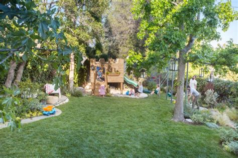30 Smart Ways How To Build Backyard Clubhouse Ideas Simphome