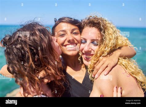 Women Kissing Women Hi Res Stock Photography And Images Alamy