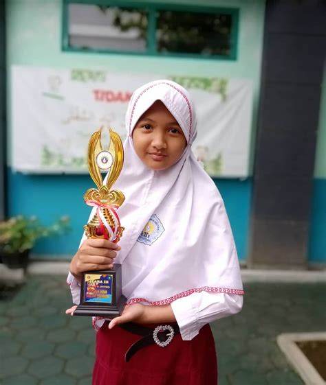 Penerimaan Piala Siswa Siswi Sd Muhammadiyah 1 Temanggung Sd