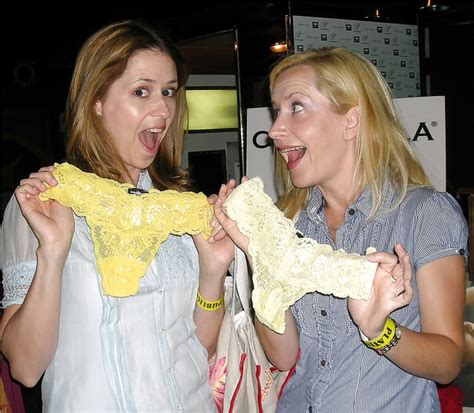 Pam And Angela Jenna Fischer And Angela Kinsey Showing Us Their Panties 9gag
