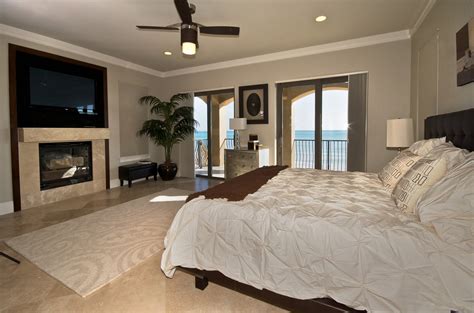 With condos, the grounds and building structure, are owned jointly by the unit owners. Naples Florida Condo Rentals: Naples Florida Luxury Condo ...
