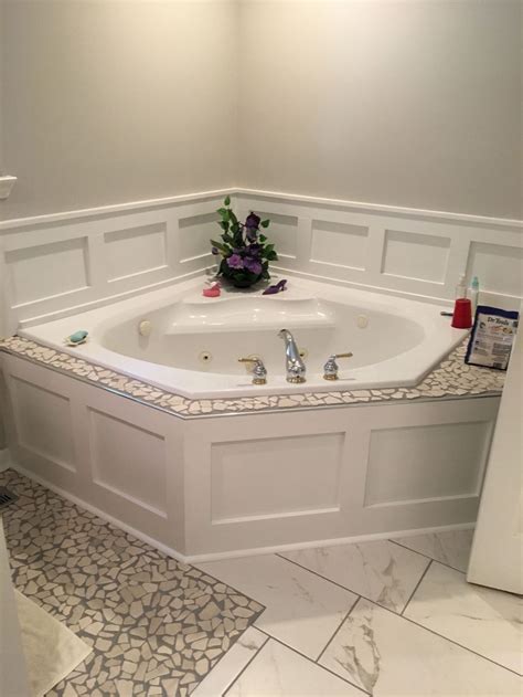 Idea By Jill Michael On Bath Remodel Tub Remodel Bathtub Surround