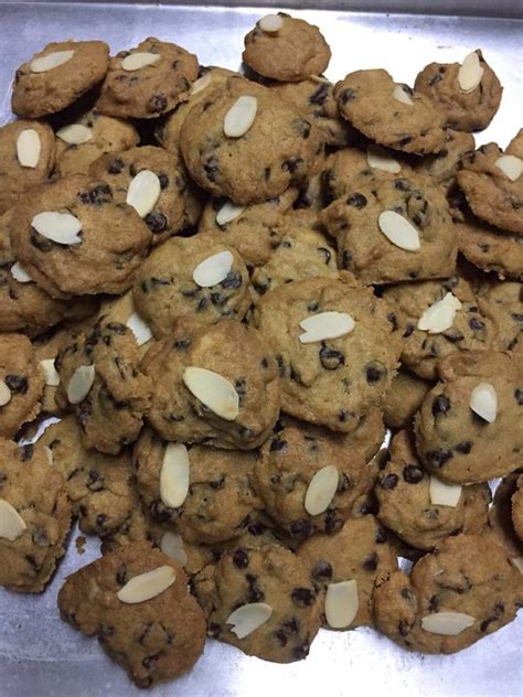 Lagipun resepi biskut almond cocochips nie senang je.x yah guna mixer.kacau pakai senduk pun boleh uols. Resepi Biskut Choc Chip Ala Famous Amos 'Confirm' Jadi ...