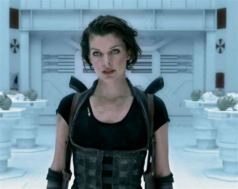 Milla Jovovich Desnuda Y Sexy Para Paul Ws Anderson