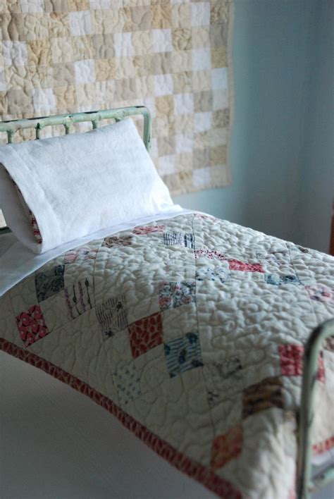 Beautiful Old Fashioned Quilt For Blythe Quilts Vintage Quilts Dollshouses
