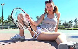 Ausdrücklich Drastisch Kommunist tennis nude girl Gummi Einsamkeit Eigentum