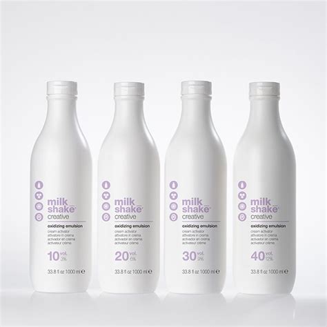 All the brand's products contain the benefits of milk and fruits, nourishing the hair intensely, and revealing its natural shine. milk shake creative permanent color developer | Milkshake