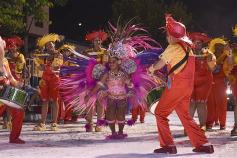 más de 100 mil personas ya disfrutaron de los carnavales barriales en sus cinco paradas