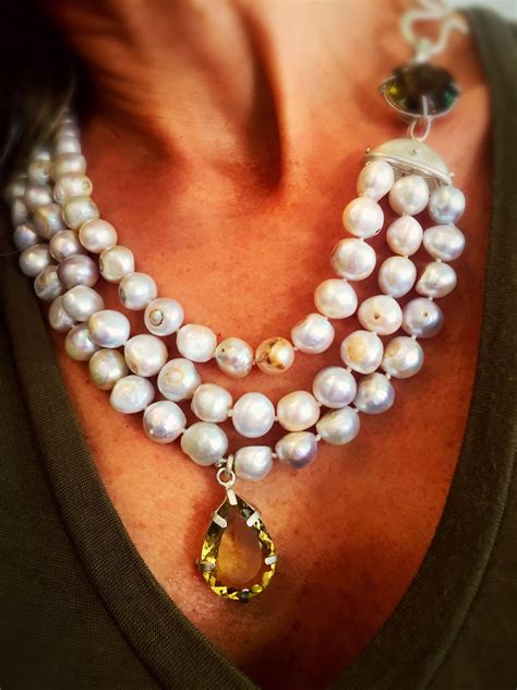 Pin de Vered Laor Jewelry em Pearls, pearls, pearls ...