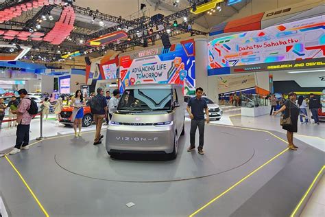 Booth Daihatsu Hadirkan Suasana Dan Mobil Masa Depan Di Giias