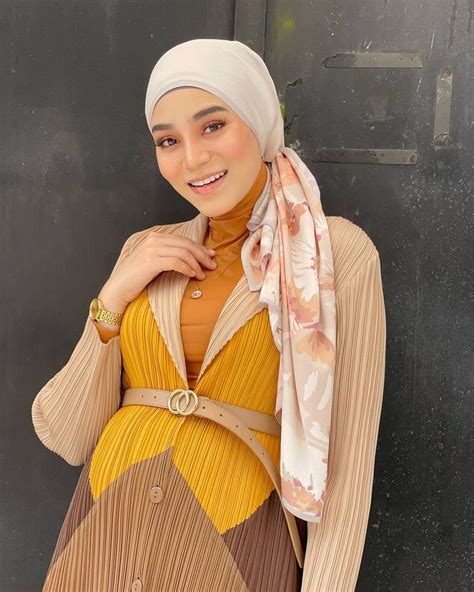 pin by krazix on celebrity malay artis melayu fashion beautiful bodies celebrities