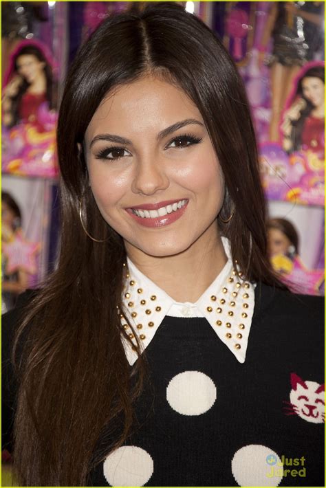 Full Sized Photo Of Victoria Justice Doll Signing Victoria Justice Tori Doll Signing In