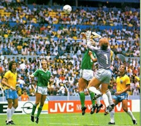 Partido conocido por el gol invisible de michel que no fue concedido. Brazil 3 N. Ireland 0 in 1986 in Guadalajara. Carlos ...