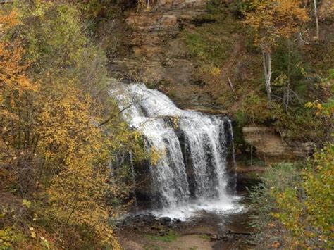 Waterfalls Near Me Visit Cascade Falls In Wisconsin With No Hiking