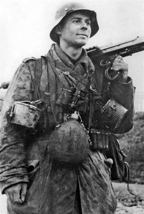 German Mg 42 Machine Gunner Soldier Вторая мировая война Солдаты
