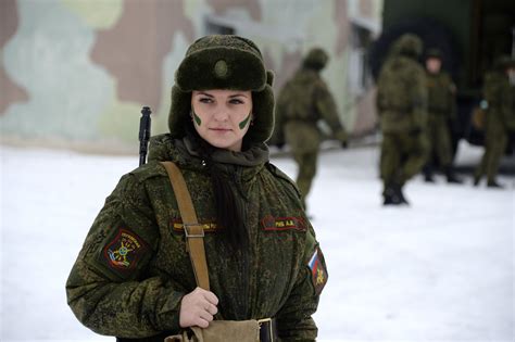 El Arma Más Poderosa De Rusia La Belleza De Sus Mujeres Soldado