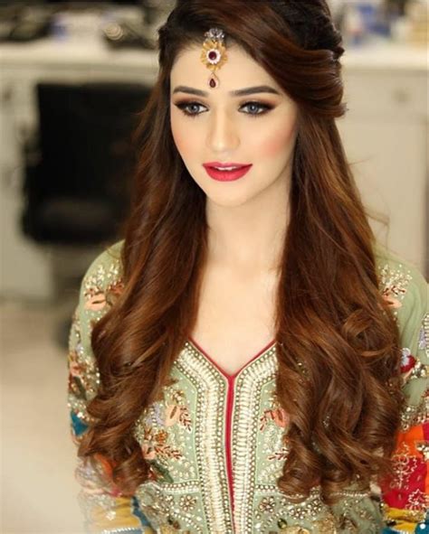 Pin By Zaib Khan On B0ld N Beautifull Pakistani Bridal Hairstyles Indian Wedding Hairstyles