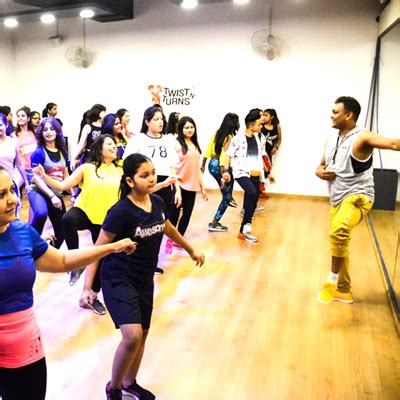 Indian dancing lessons for beginners, midway, higher students on dance class near you. Zumba Class Near Me | Kolkata | India - Twist N Turns (TNT)