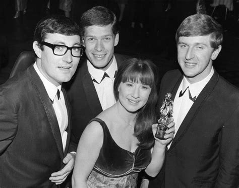 Judith Durham Australian Folk Pop Icon And Lead Singer Of The Seekers Dies At 79 Huffpost