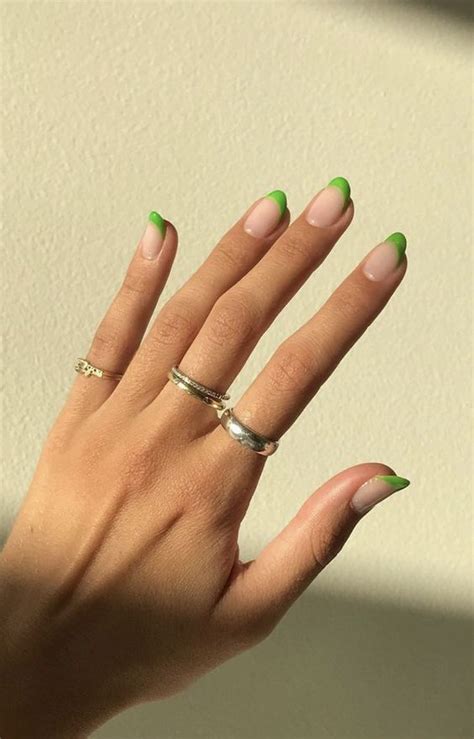 No creas que por tener las uñas largas no te puedes hacer una trucos de maquillaje para chicas de piel morena, ¡resalta tu piel! 12 Uñas aesthetic para niñas con piel morena en 2020 | Manicura de uñas, Manicura, Diseños de uñas