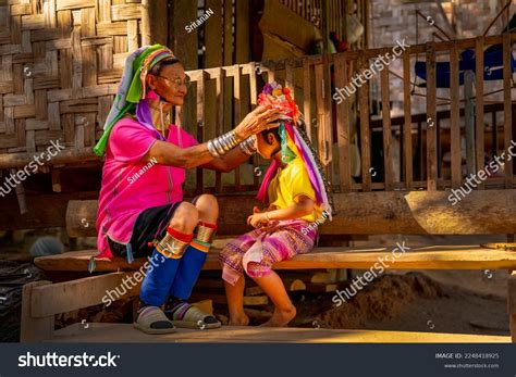 5219 Myanmar Village Girl Images Stock Photos And Vectors Shutterstock