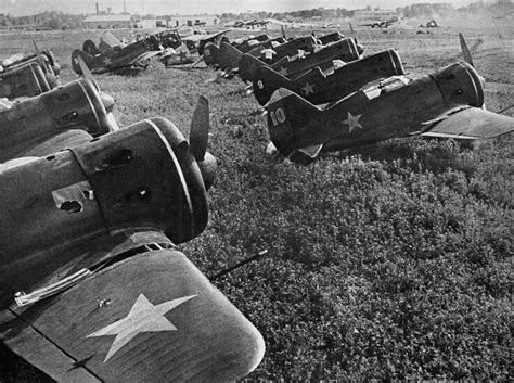 Он изначально планировал наступление, которое и началось 22 июня 1941 года. Авиация СССР и Германии 22 июня 1941 года