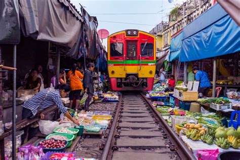 All trains leaving bangkok for the rest of thailand leave from the hua lamphong station. 5 Things You'll Love About Bangkok's Train Market And ...