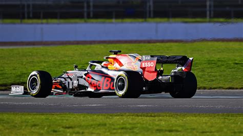 Sebastian vettel was 12th for his new team aston martin while fernando alonso, back in f1 after two years away, was. Red Bulls Angriff auf Mercedes: Drei Teams für 2020 und ...