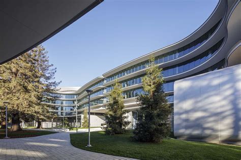 Hok Unveils Biophilic Silicon Valley Campus Central Wolfe Campus