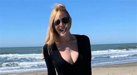 Stefania orlando news, gossip, photos of stefania orlando, biography, stefania orlando help us build our profile of stefania orlando! Stefania Orlando si risposa: «Il sì sulla spiaggia a ...