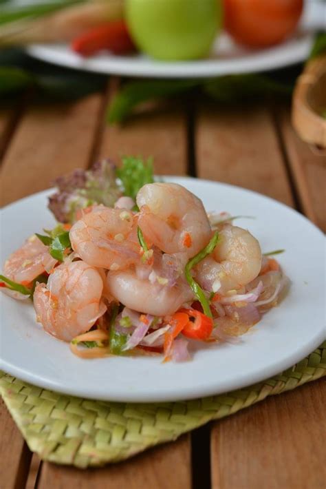 The main ingredients used to prepare this cuisine are beef(malay:daging). Keenakan Asli Kerutup Tulang Rusuk Dan Kerabu Udang Cili ...