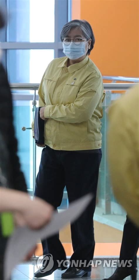 사전예약 방법 접종 대상자의 사전예약 기간 동안, '코로나19 예방접종 사전예약'(ncvr.kdca.go.kr) 누리집 통해 예약 * 사전예약은 접종. 코로나19 예방접종 계획 발표를 위해 입장하는 정은경 청장 ...